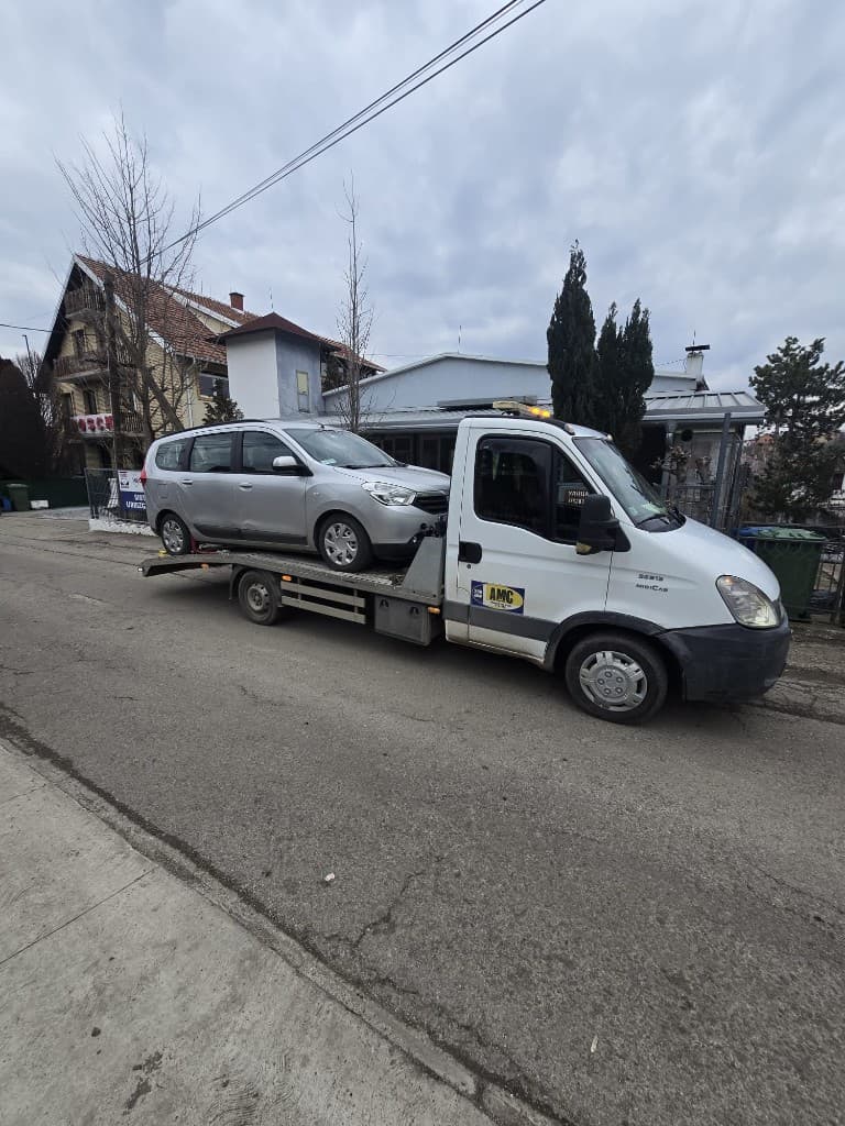 Prevoz Dacia Lodgy vozila — šlep služba Pantelić